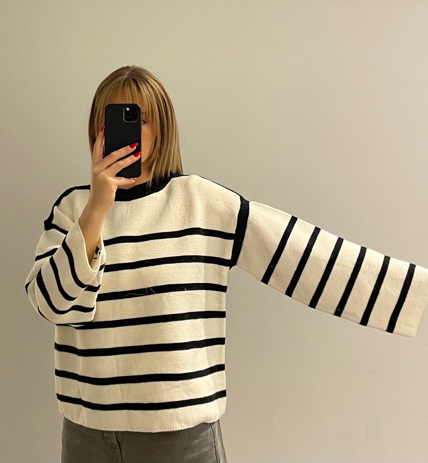 Knit Pullover Striped Black/White