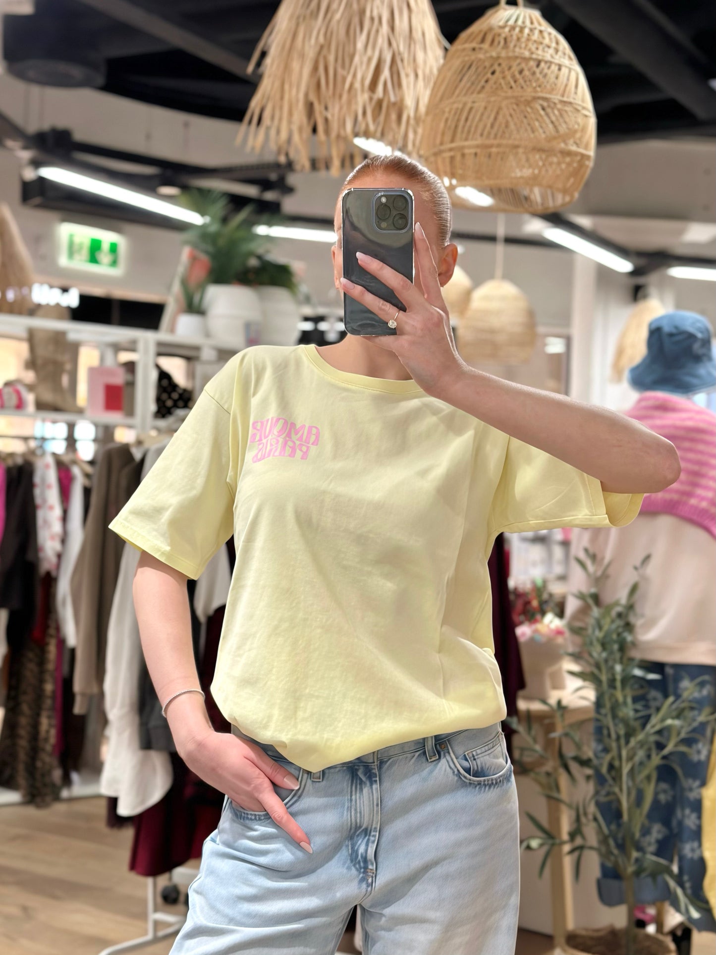 Amour Paris T-Shirt in Gelb