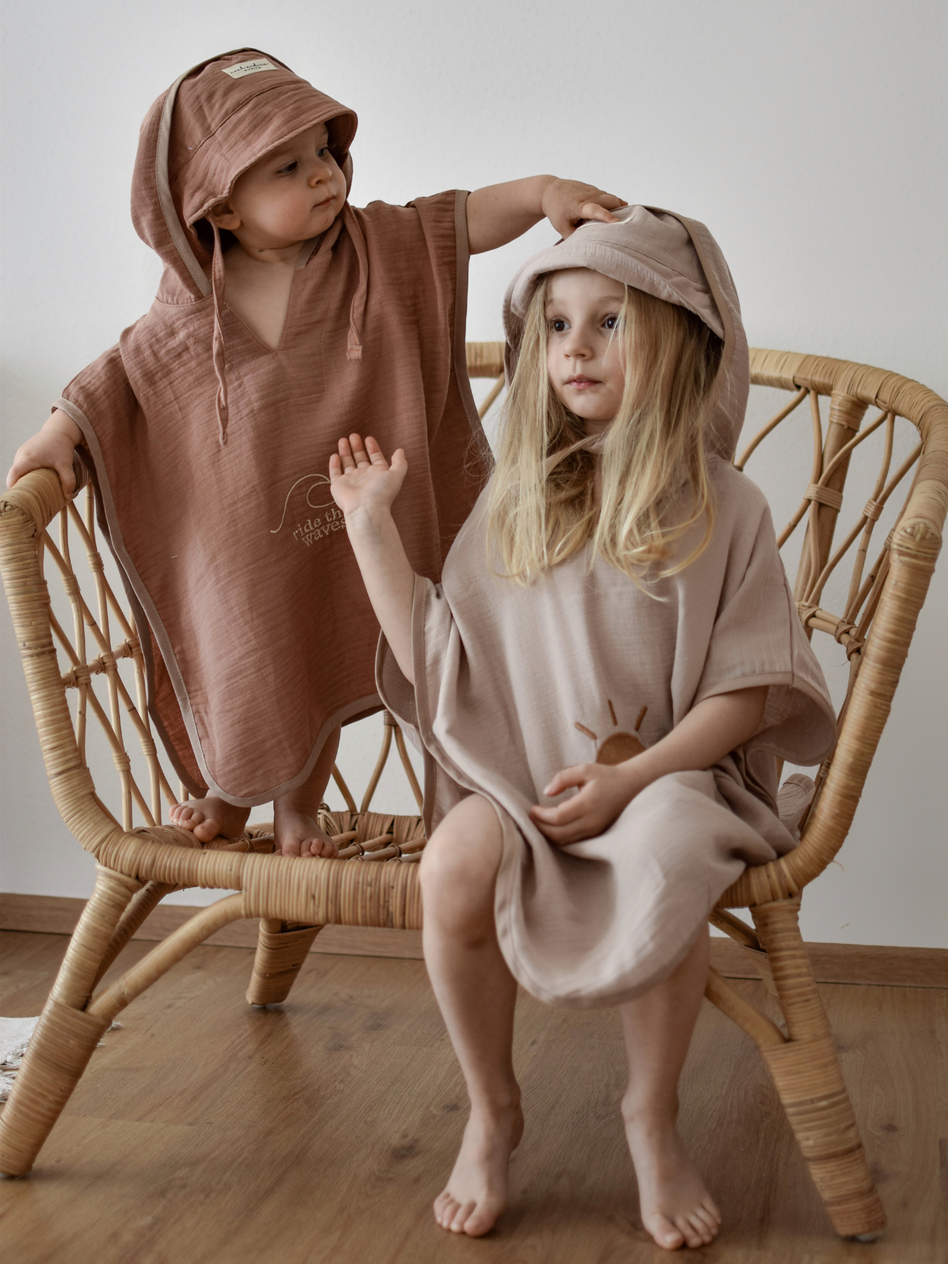 PONCHO-LITTLESUNSHINE-NOAHANDME