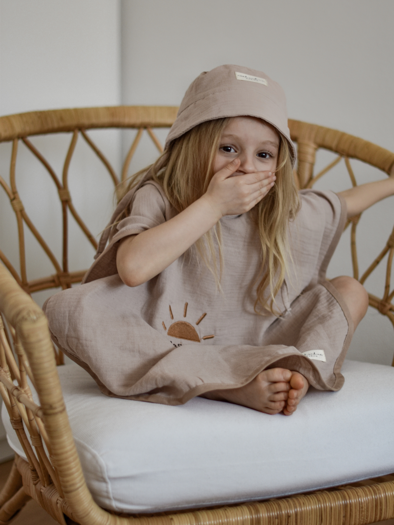 PONCHO-LITTLESUNSHINE-NOAHANDME