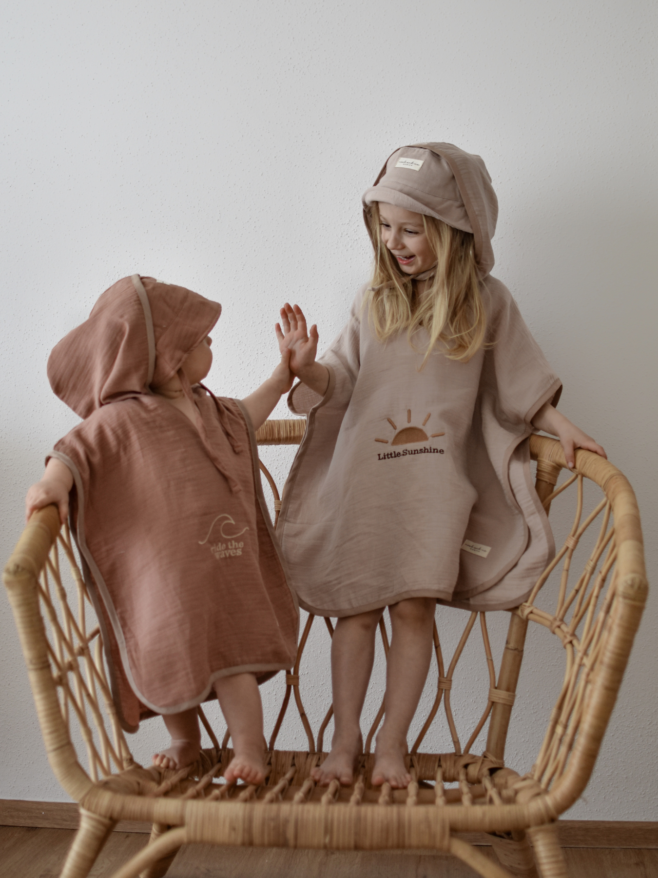 PONCHO-LITTLESUNSHINE-NOAHANDME