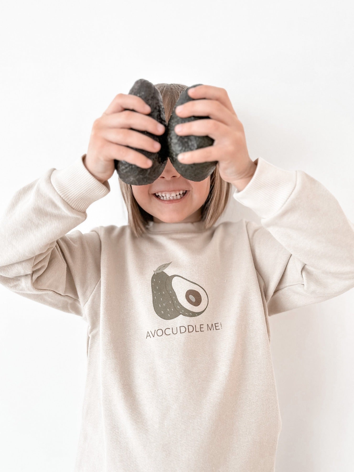 SWEATSHIRT-AVOCUDDLE ME-NOAHANDME