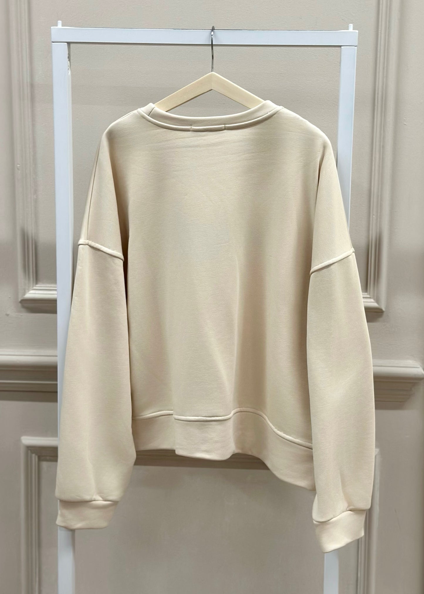 Le Marais Paris Sweatshirt in Beige