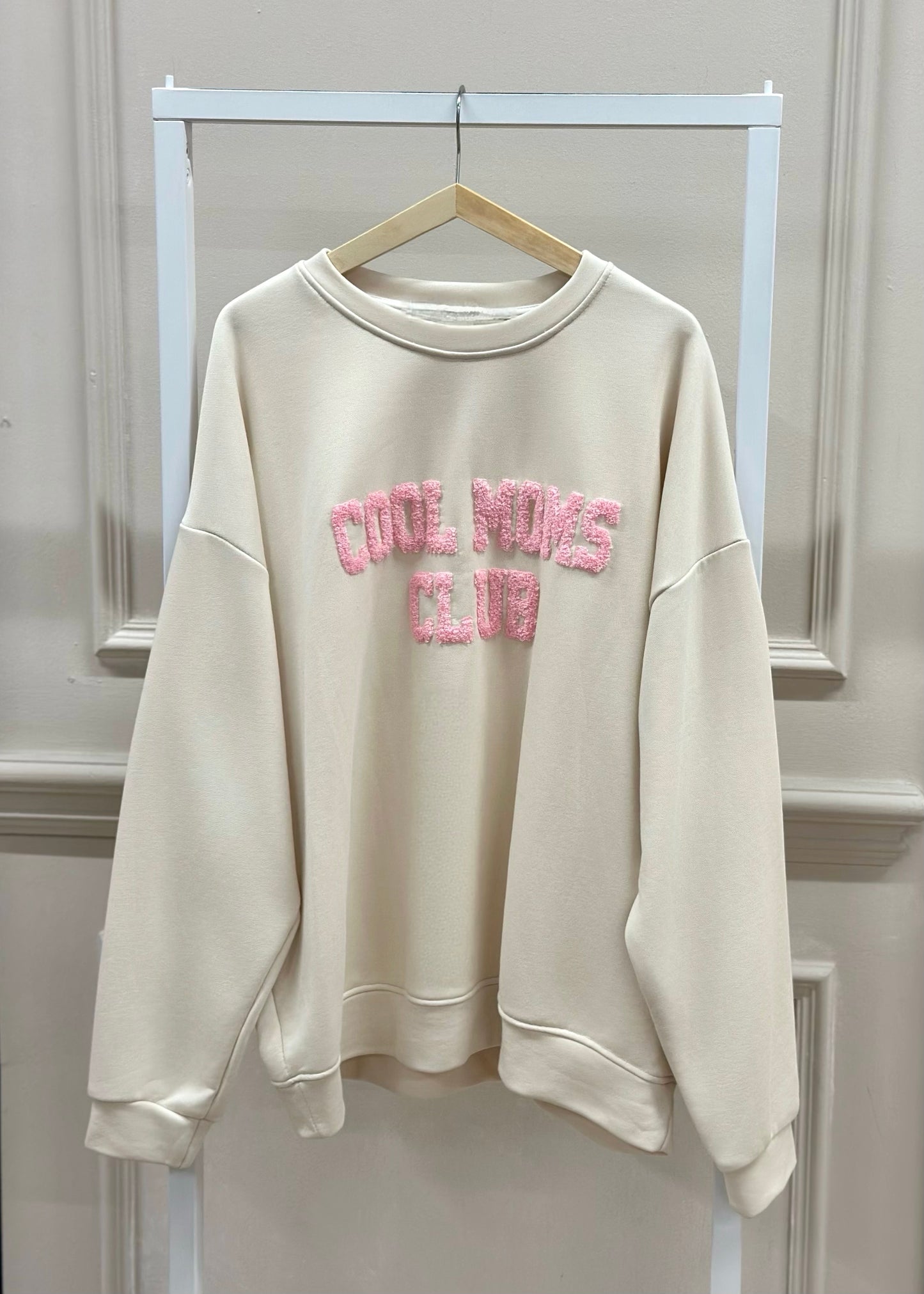 COOL MOMS CLUB Sweatshirt in Beige