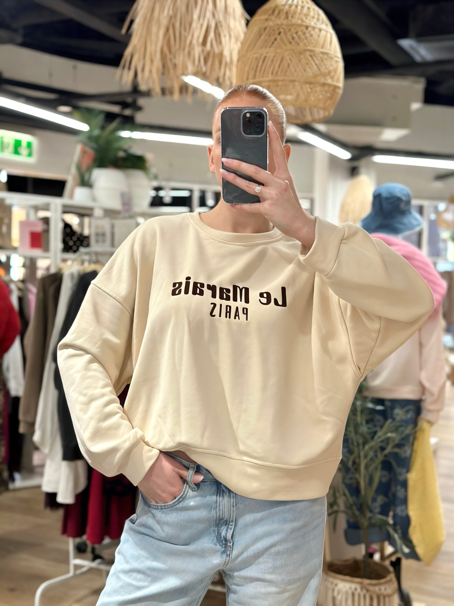 Le Marais Paris Sweatshirt in Beige