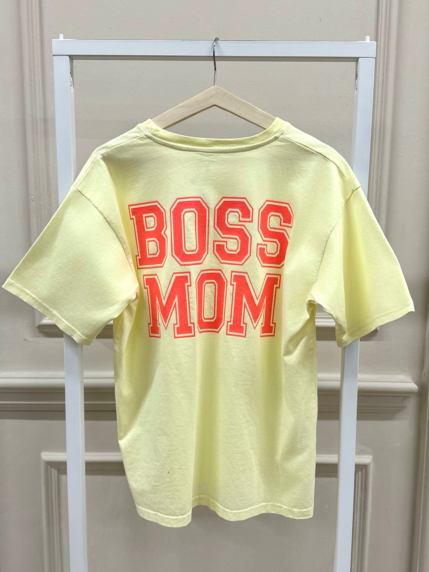 Boss Mom T-Shirt in Geld