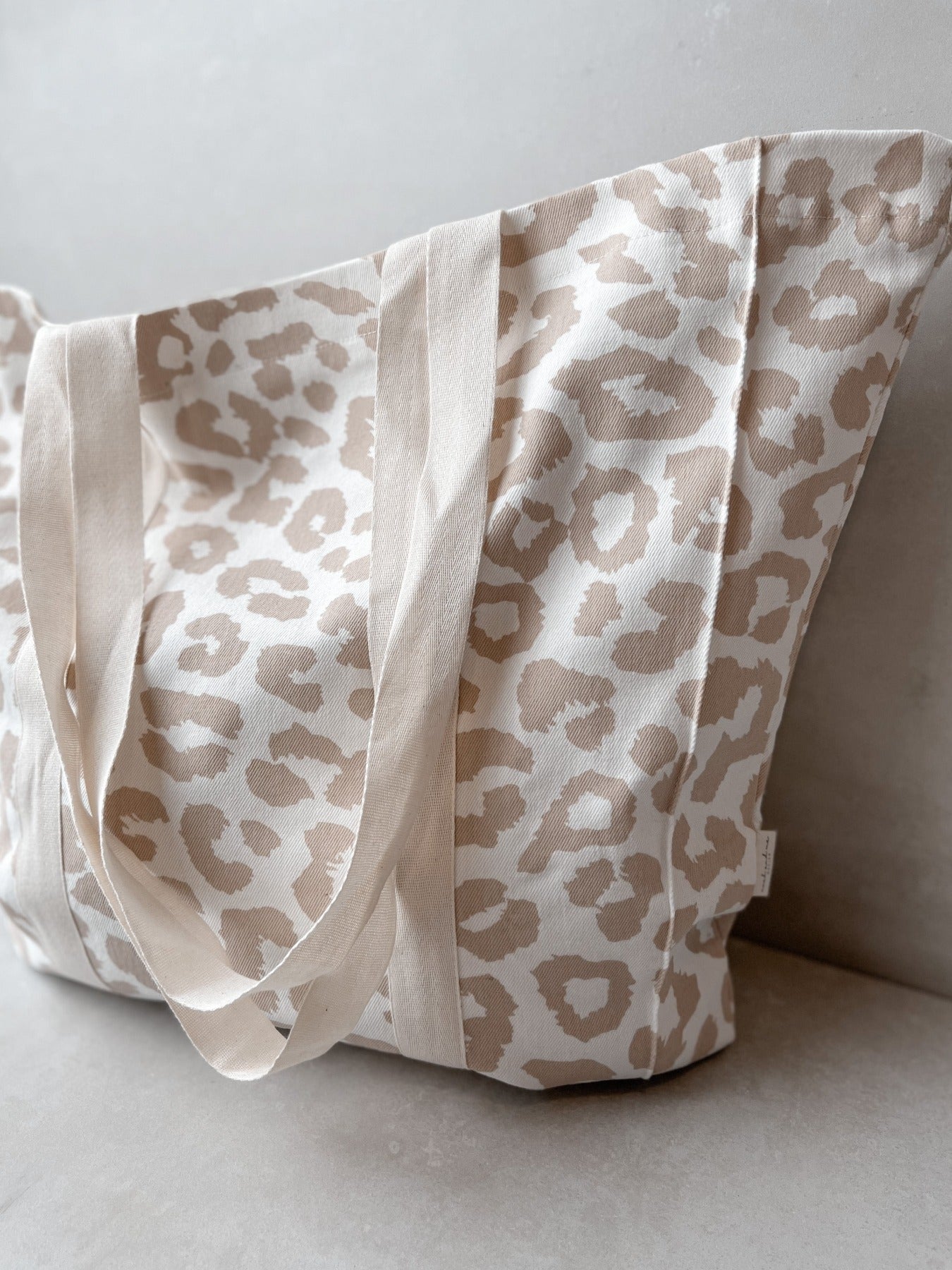 XXL-MOM-BAG-BEIGE-LEO-NOAHANDME