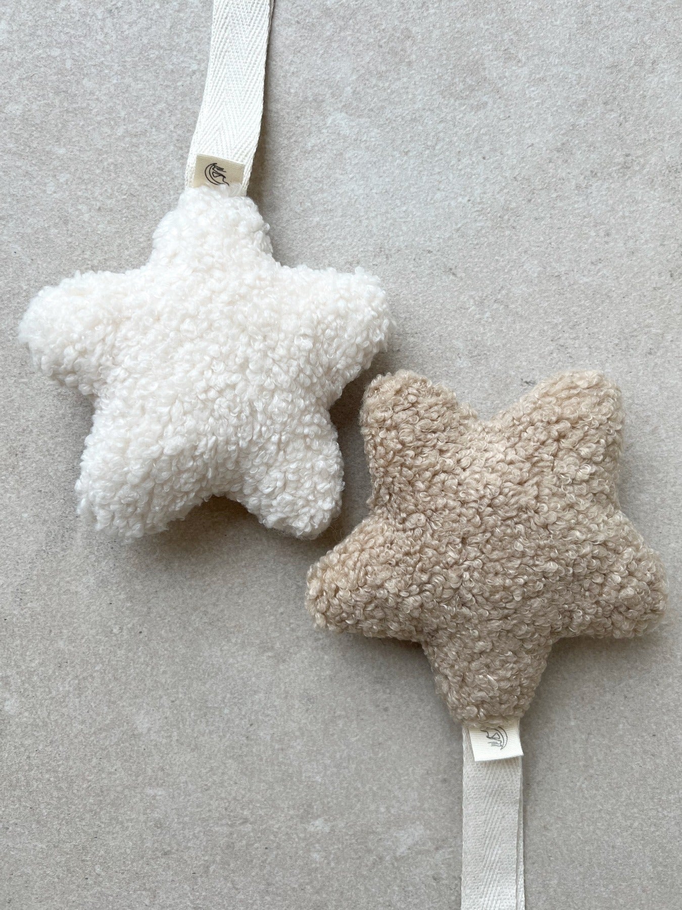 TEDDY-SCHNULLERHALTER-STAR-NOAHANDME