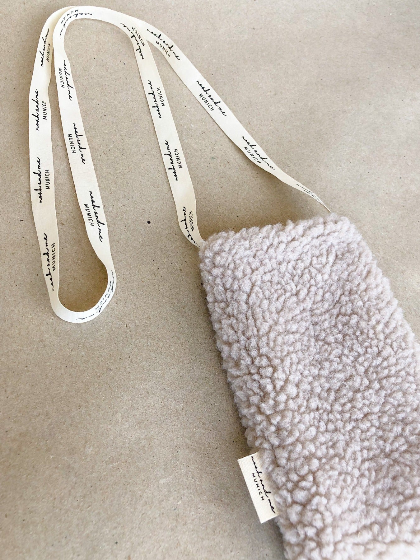 MOM-EXKLUSIVE-CROSSBODY-HANDYTASCHE-TEDDY-NOAHANDME
